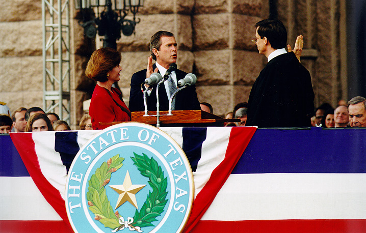 Inauguration day, January 17, 1995 [Current Events Photographic Documentation Program collection, Texas State Library and Archives Commission, #1995/115-7.]